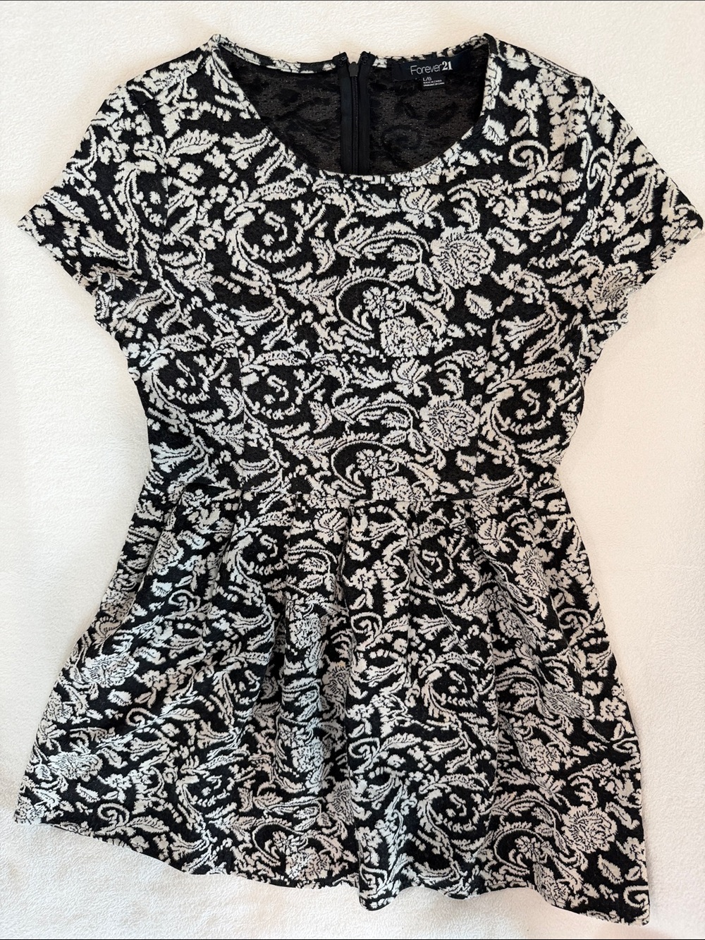 Forever 21 Black and White Floral Fit & Flare Women’s Dress